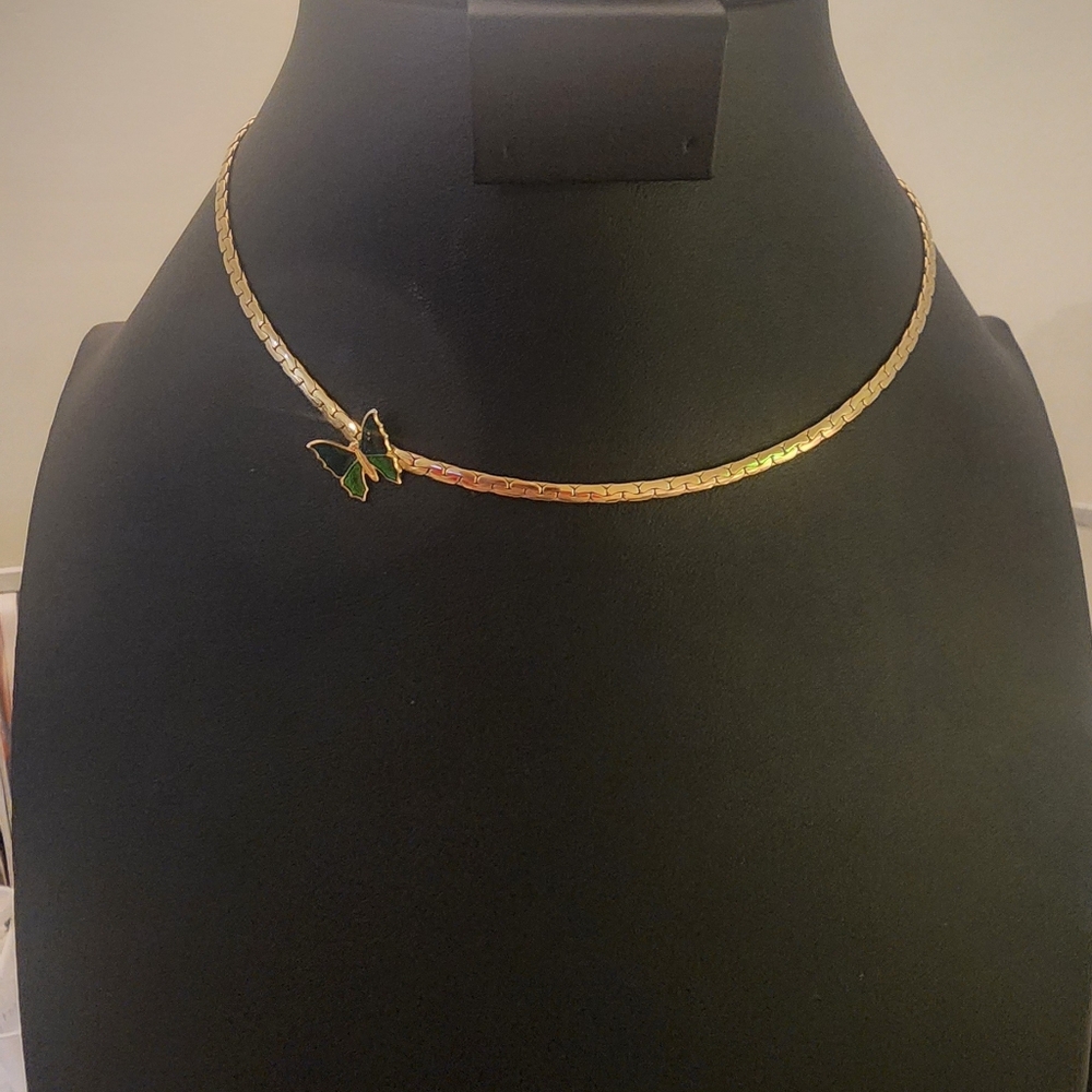 Avon‎ Elegant Gold Tone Butterfly Necklace